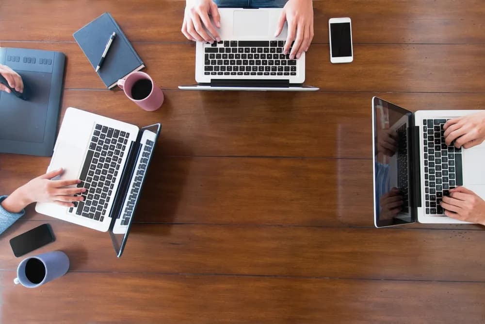 Votre entreprise doit-elle fournir à ses employés un téléphone d'entreprise ?
