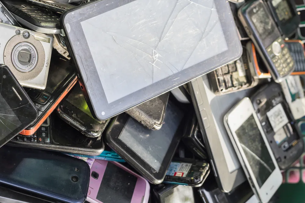 Élimination des téléphones portables cassés
