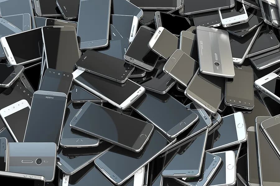 Pile de téléphones portables